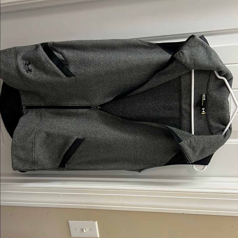Under Armour Gray and Black Vest for Versatile Layering